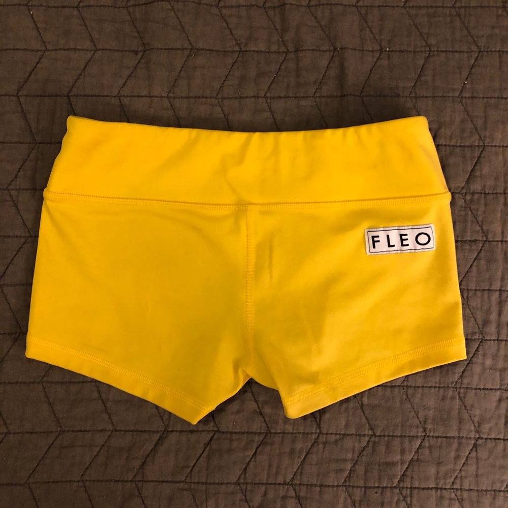 Yellow Fleo shorts Medium